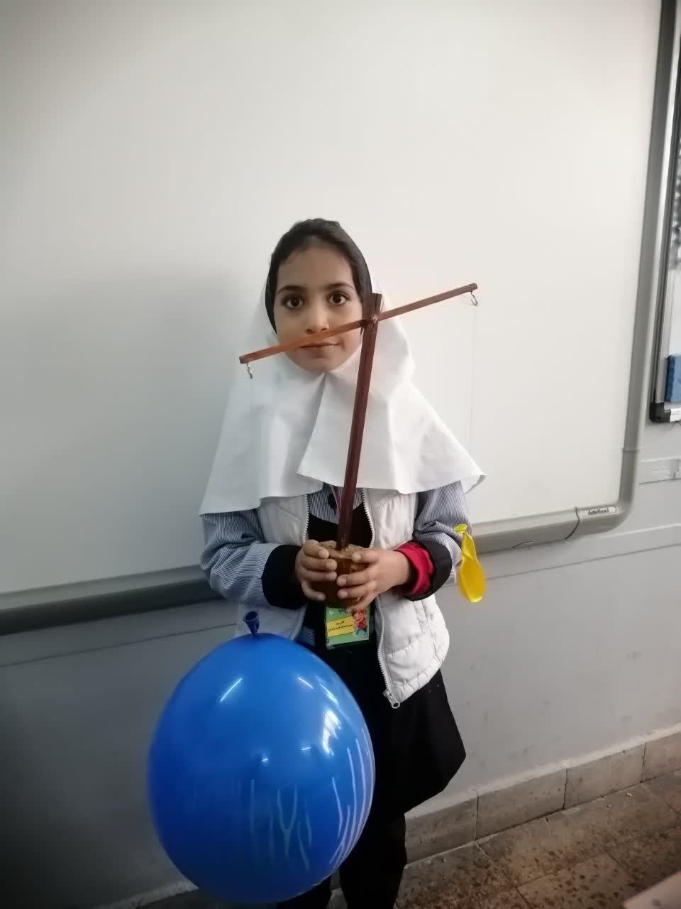 انجام آزمایشات مربوط به حالت های مواد توسط دانش آموزان