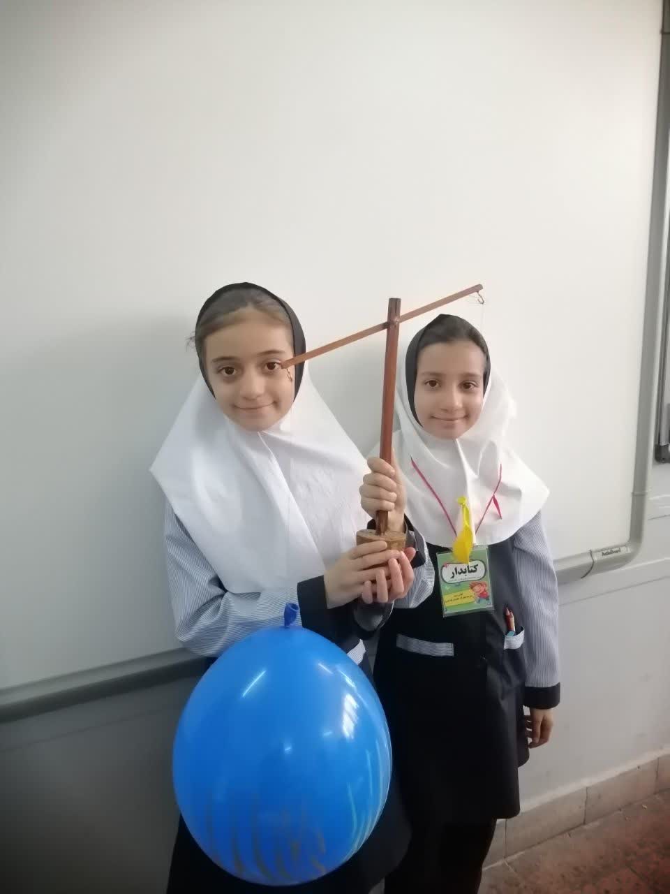 انجام آزمایشات مربوط به حالت های مواد توسط دانش آموزان