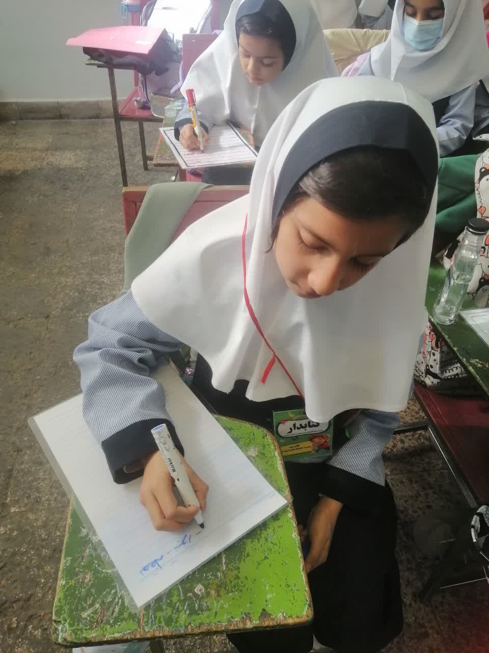 املا طلقی در کلاس